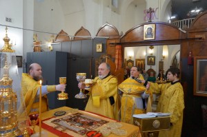 В Богоявленском епархиальном мужском монастыре города Челябинска совершили Божественную Литургию., 