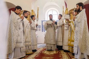 В праздник Владимирской иконы Божией Матери, Настоятель Богоявленского епархиального мужского монастыря Игумен Нестор ( Болков)принял участие в Божественной Литургии в храме Покрова Пресвятой Богородицы села Булзи Каслинского района., 