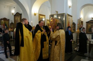 В Богоявленском епархиальном мужском монастыре города Челябинска совершили всенощное бдение с литией., 