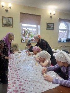 9 марта 2025 года в Воскресной школы провели общий урок для младшей и средних групп на тему "Чудес не жалко для друзей"., 