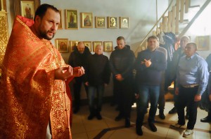 Настоятель Богоявленского епархиального мужского монастыря Игумен Нестор (Болков) принял участие в ночной Божественной Литургии в  Челябинском храме Всех святых., 