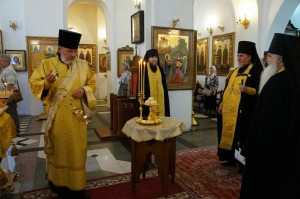 В канун 7-й Недели по Пятидесятнице Игумен Нестор возглавил всенощное бдение с литией в Богоявленском мужском монастыре Челябинска., 